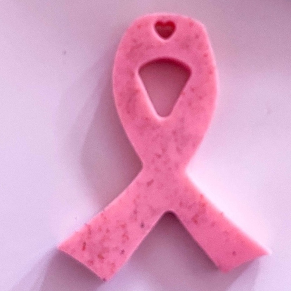 New BREAST CANCER AWARENESS 4 Pack Of Buttons With Free BCA Pink Ribbon Soaps - Picture 12 of 13